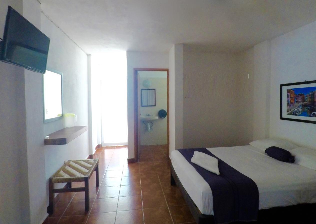 Hotel Mayflower Puerto Escondido  Esterno foto
